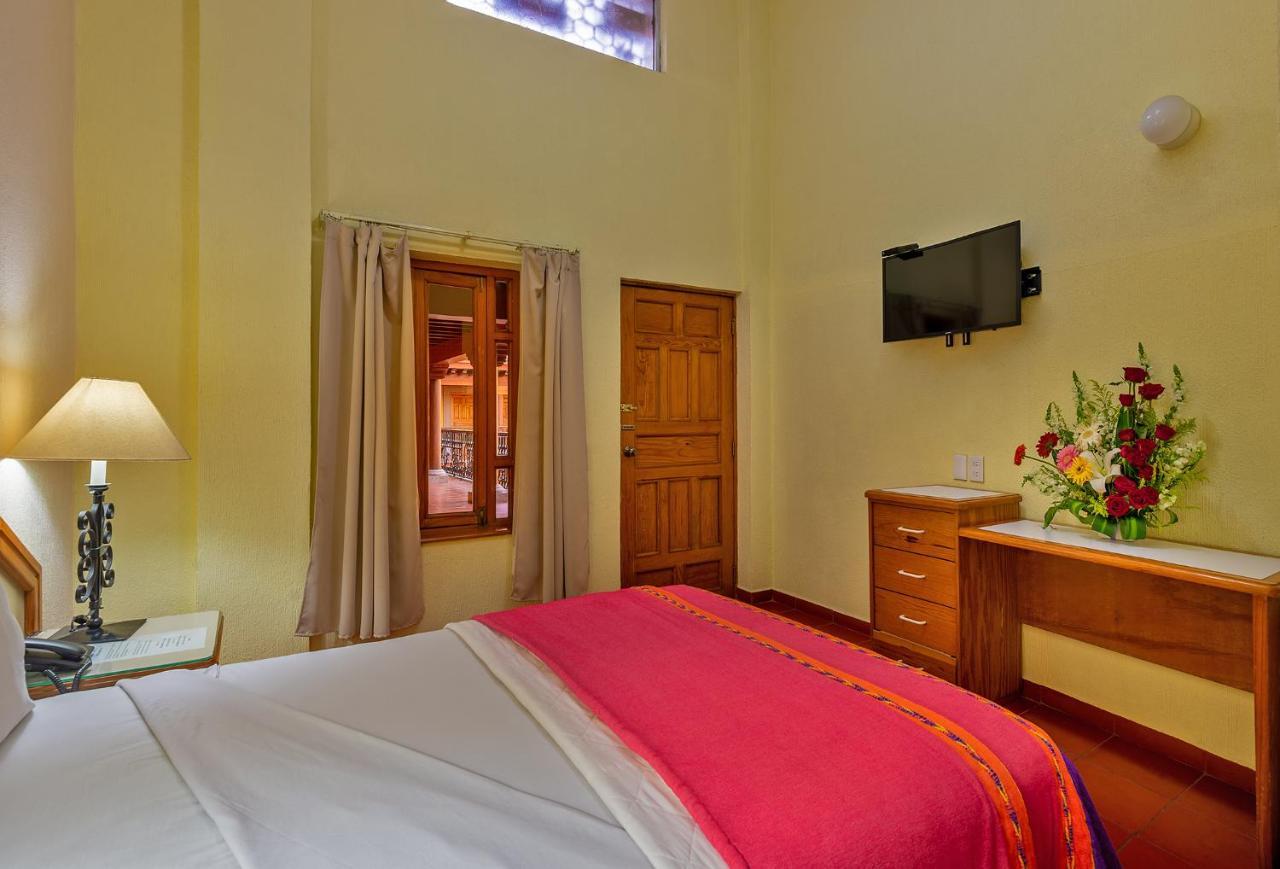 Hotel La Parroquia Пацкуаро Экстерьер фото