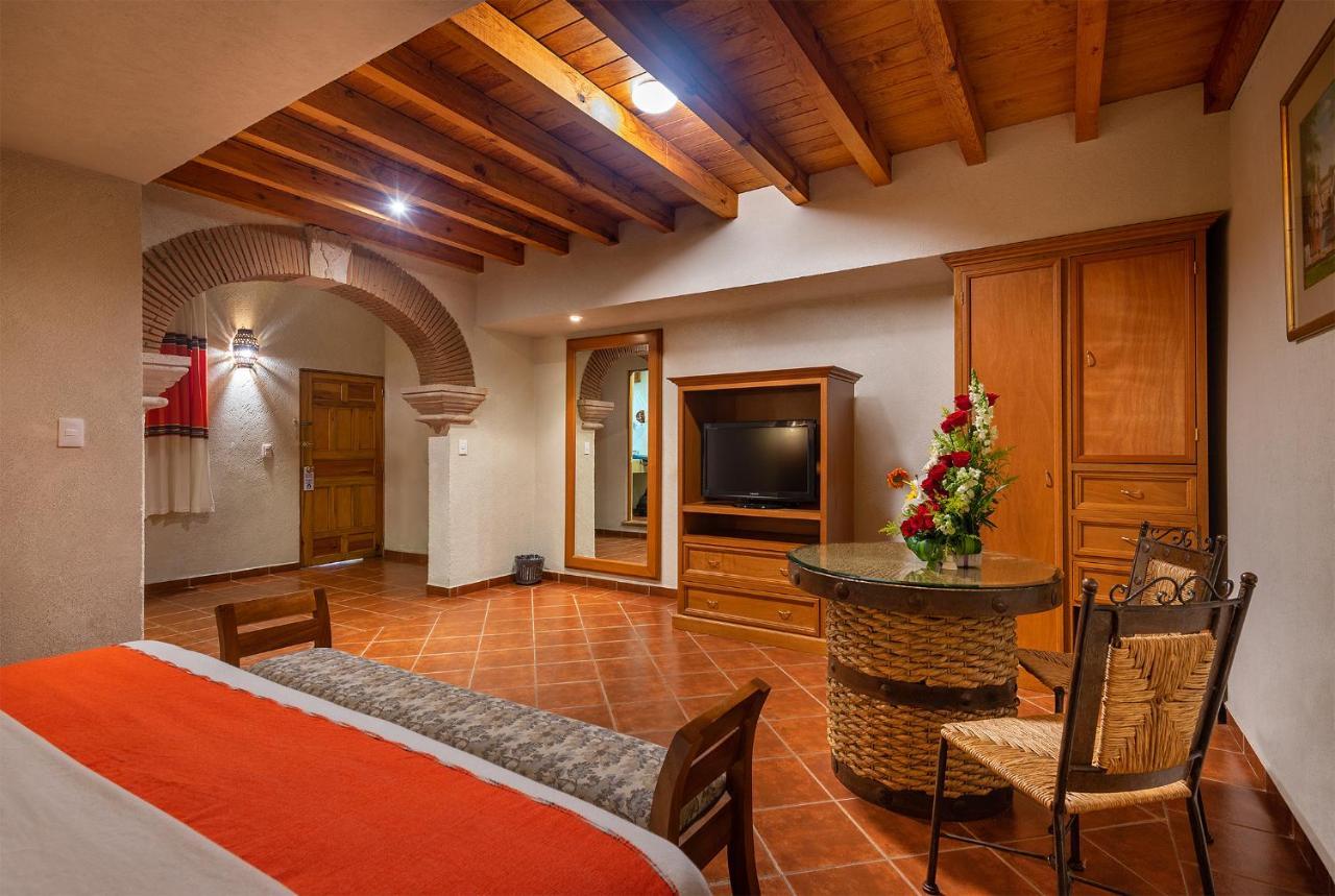 Hotel La Parroquia Пацкуаро Экстерьер фото