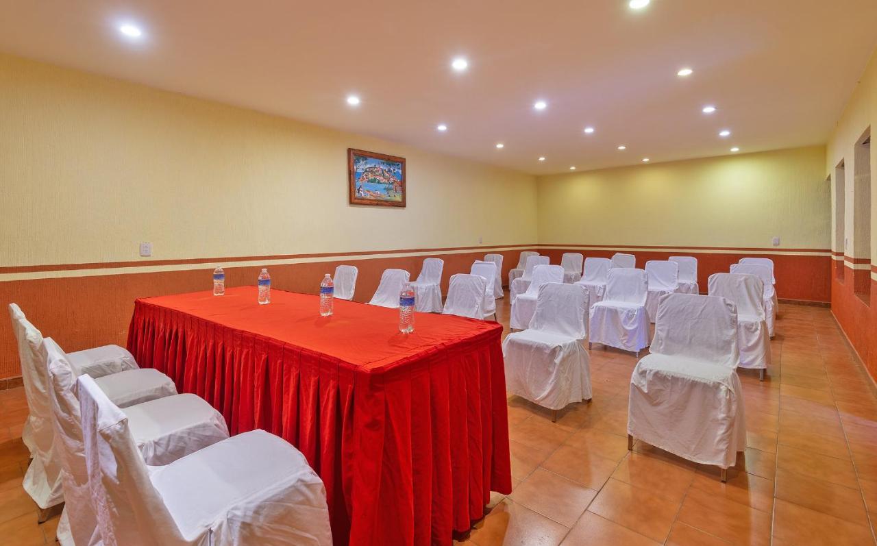 Hotel La Parroquia Пацкуаро Экстерьер фото