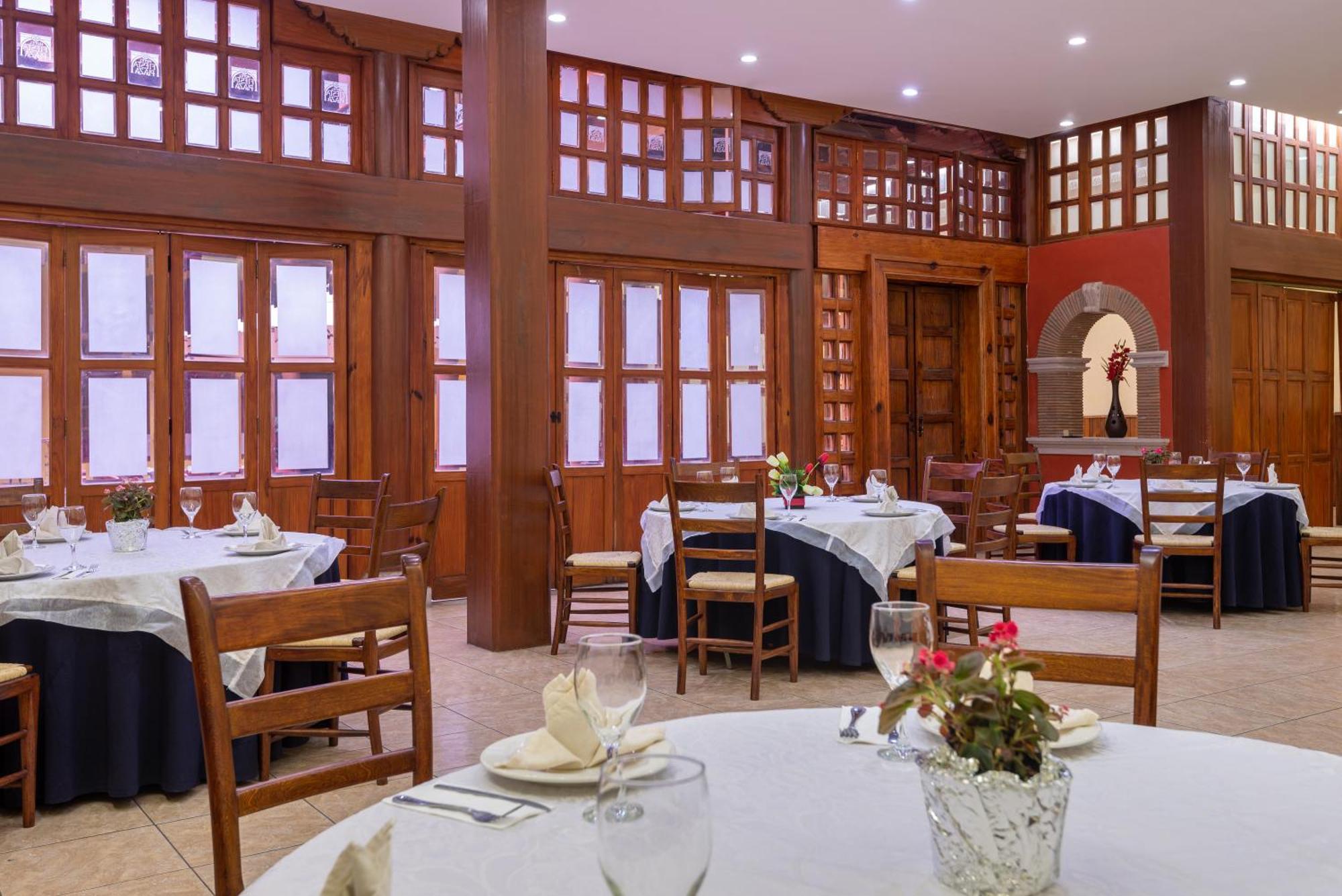 Hotel La Parroquia Пацкуаро Экстерьер фото