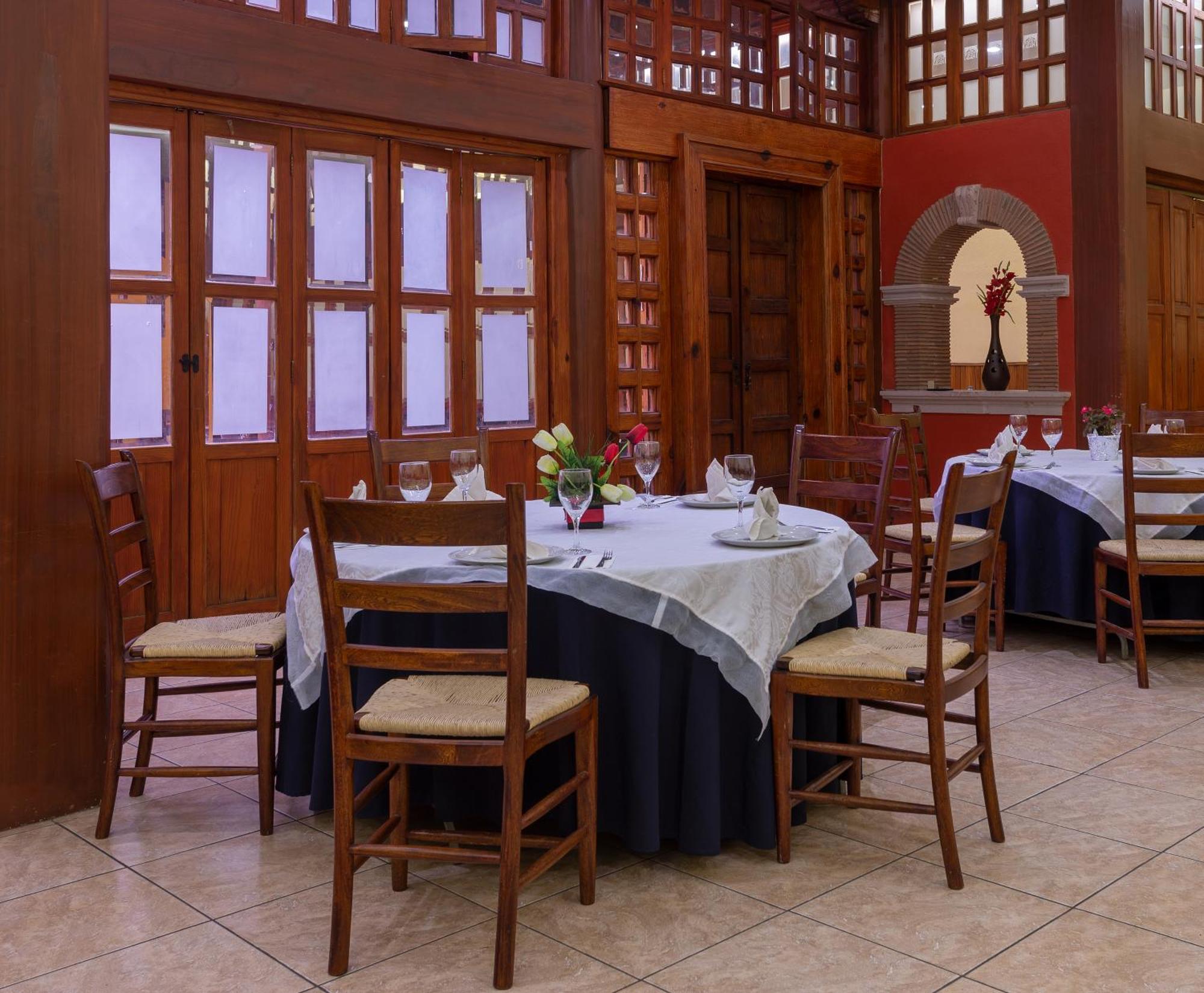Hotel La Parroquia Пацкуаро Экстерьер фото
